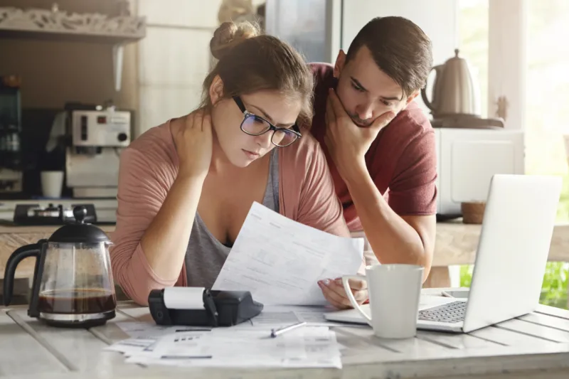 Privati indebitati: cancellare i debiti bancari è possibile