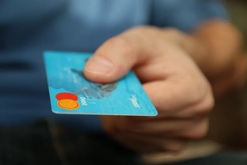 Cosa devono fare gli indebitati?